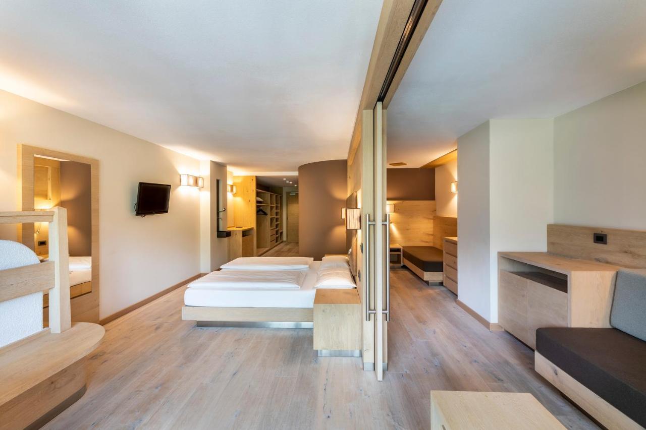 Design & Suite Hotel Ciarnadoi Віго-ді-Фасса Екстер'єр фото