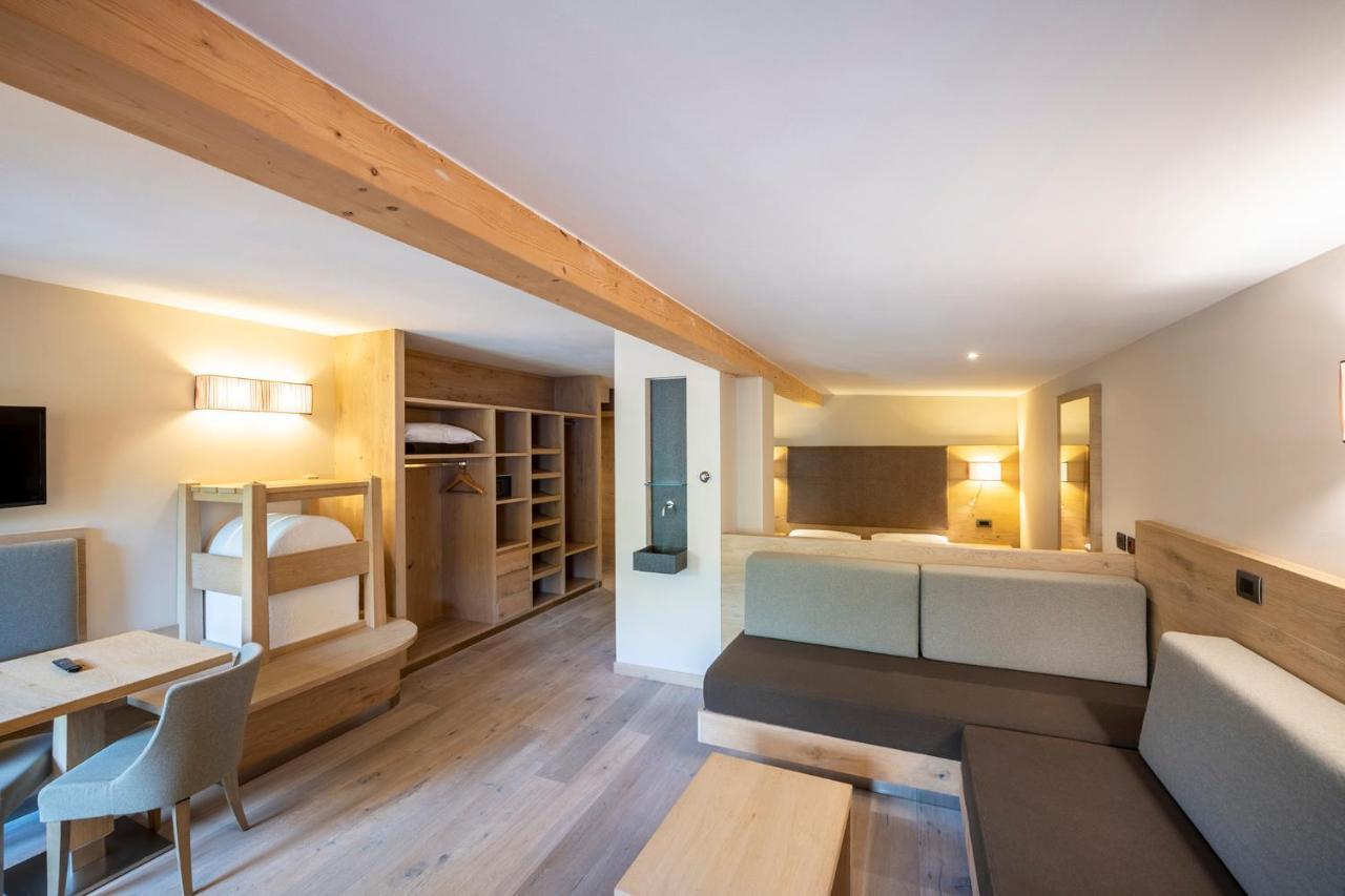Design & Suite Hotel Ciarnadoi Віго-ді-Фасса Екстер'єр фото