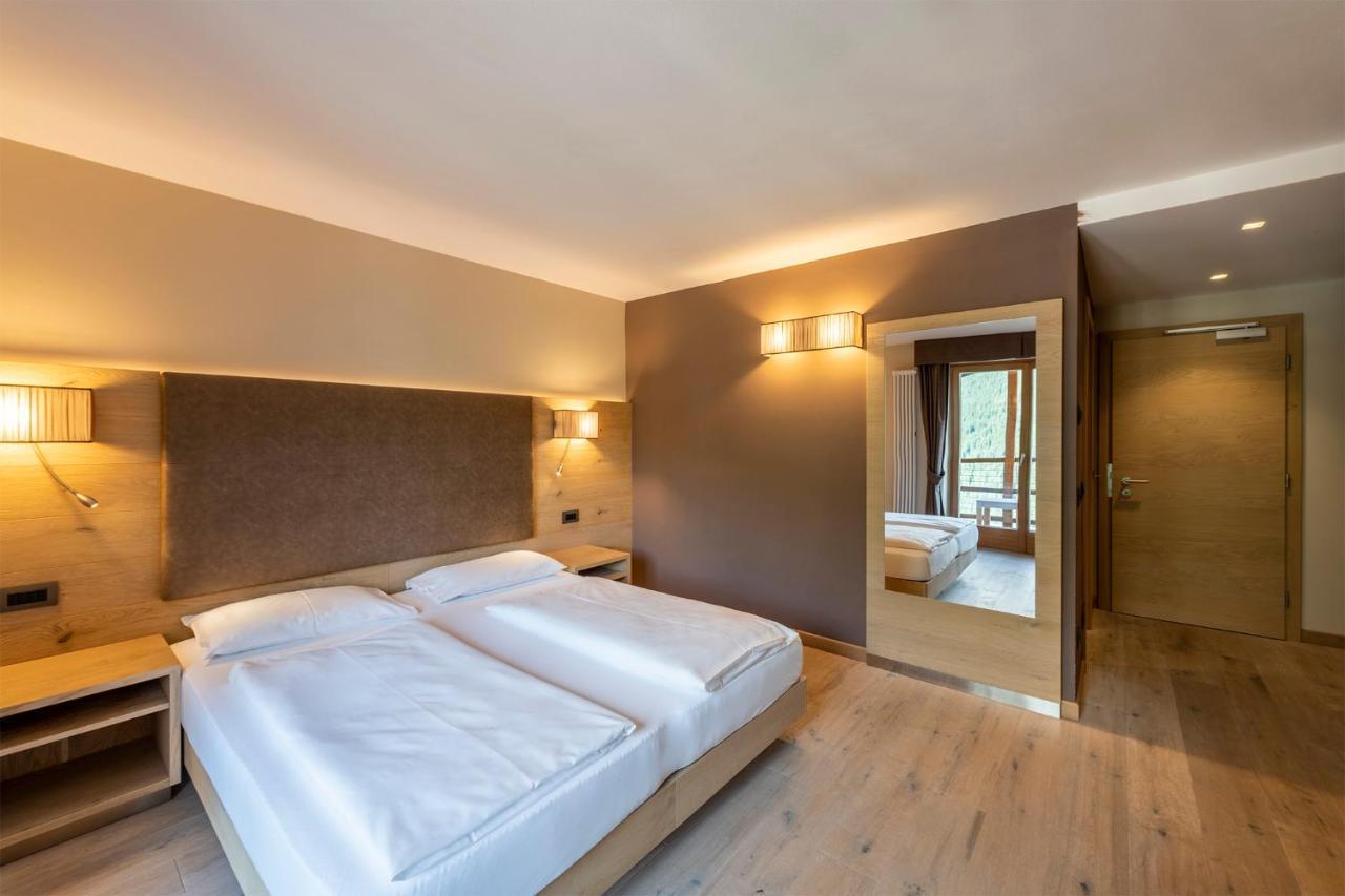 Design & Suite Hotel Ciarnadoi Віго-ді-Фасса Екстер'єр фото