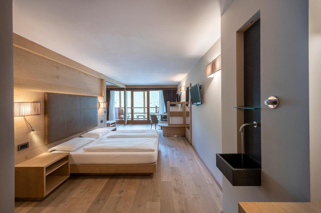 Design & Suite Hotel Ciarnadoi Віго-ді-Фасса Екстер'єр фото
