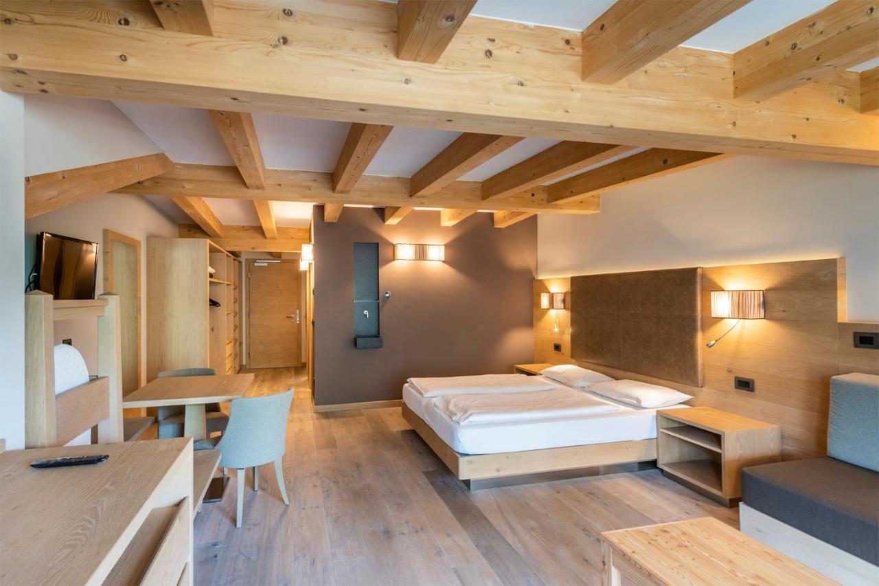 Design & Suite Hotel Ciarnadoi Віго-ді-Фасса Екстер'єр фото