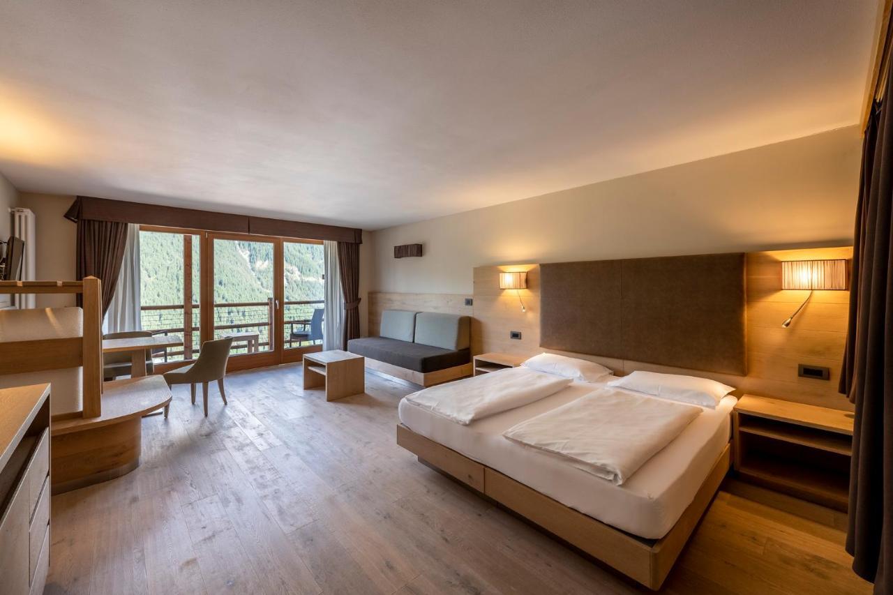 Design & Suite Hotel Ciarnadoi Віго-ді-Фасса Екстер'єр фото