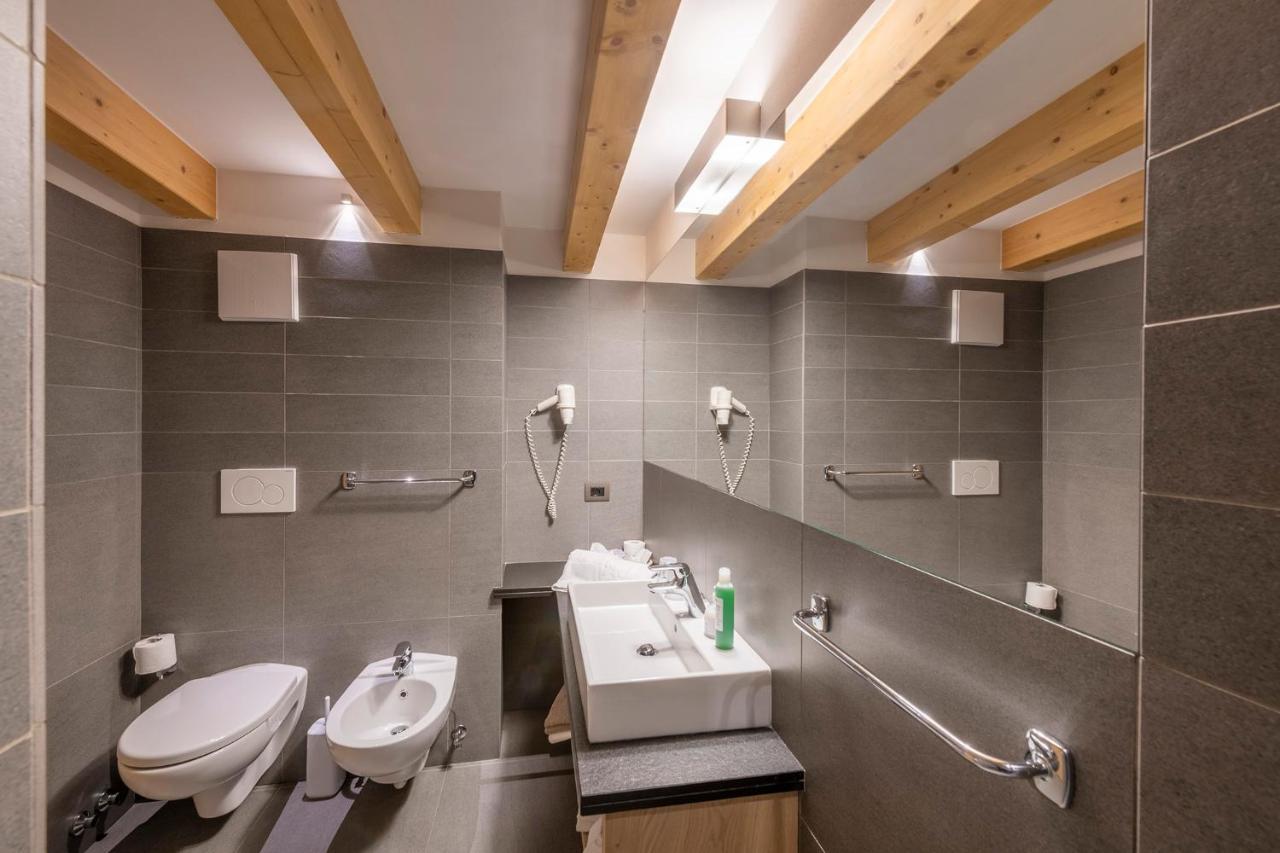 Design & Suite Hotel Ciarnadoi Віго-ді-Фасса Екстер'єр фото