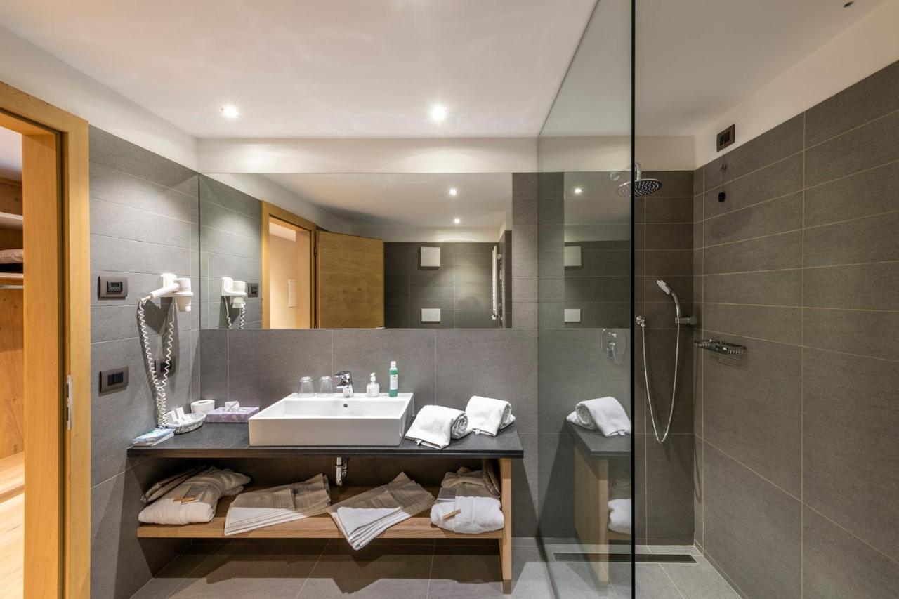 Design & Suite Hotel Ciarnadoi Віго-ді-Фасса Екстер'єр фото