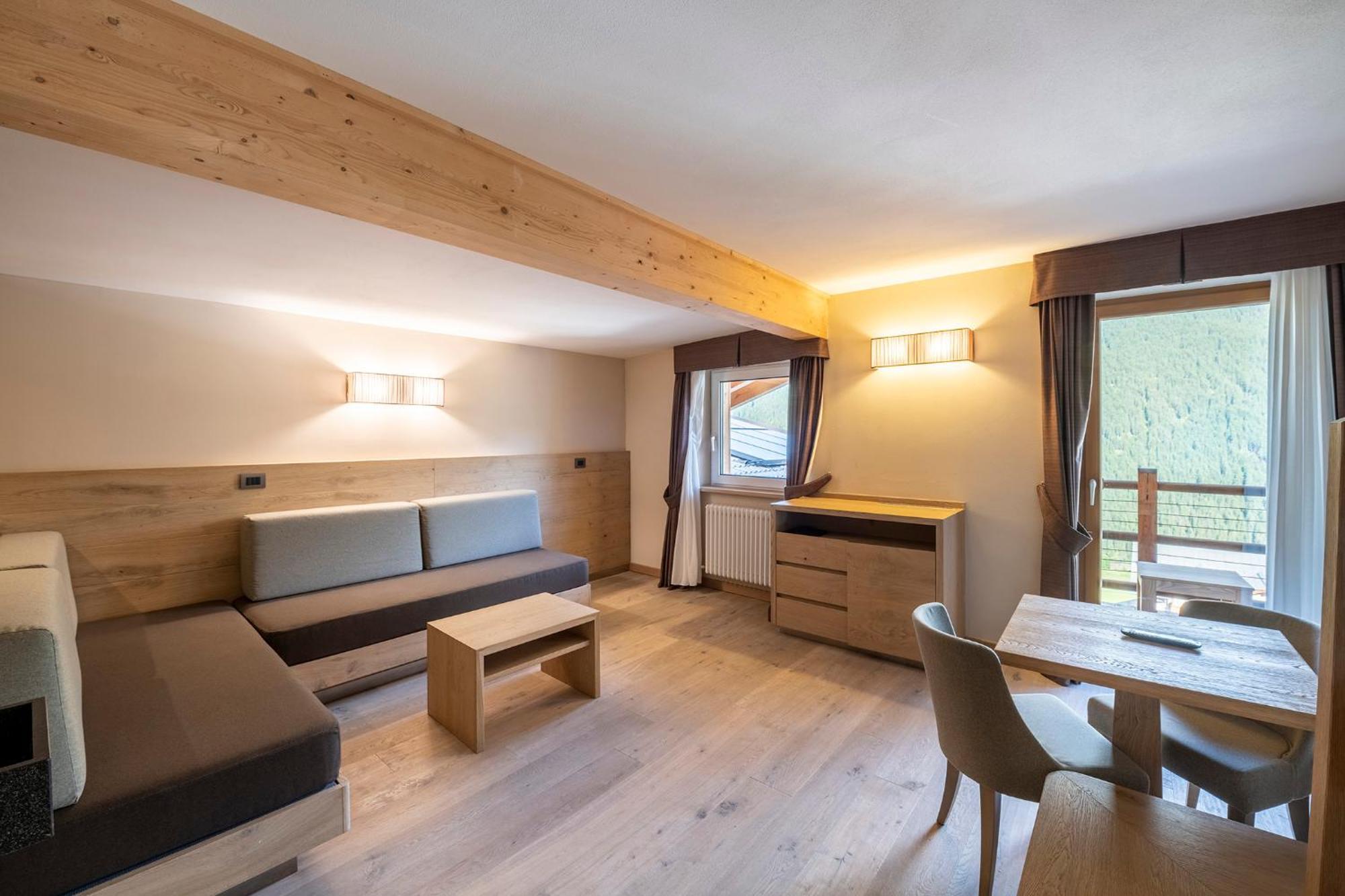 Design & Suite Hotel Ciarnadoi Віго-ді-Фасса Екстер'єр фото